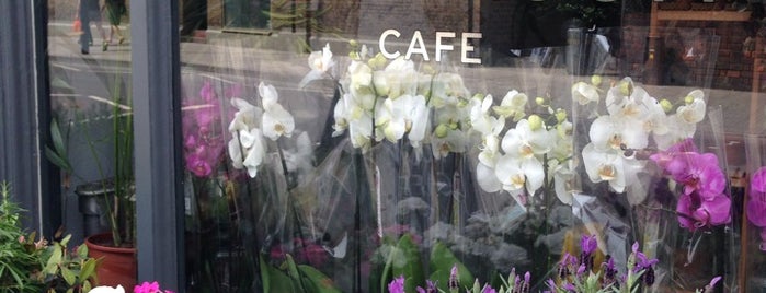 Green Room Cafe is one of Lugares guardados de Ben.
