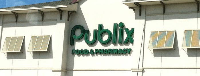 Publix is one of สถานที่ที่ Michael ถูกใจ.