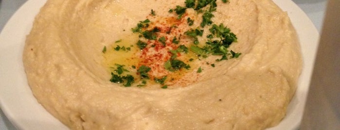 Zenas Lebanese Cuisine is one of Locais salvos de Brad.