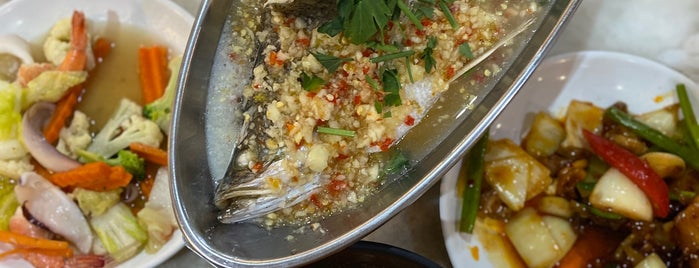 Sara Thai Kitchen is one of Locais salvos de ꌅꁲꉣꂑꌚꁴꁲ꒒.