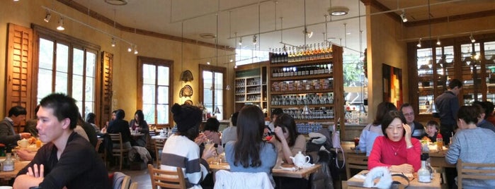 Le Pain Quotidien is one of cafe visited.