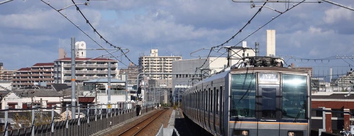Takaida-Chūō Station is one of สถานที่ที่ 高井 ถูกใจ.