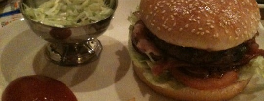 11/1 Burger Bar is one of Locais curtidos por mio.