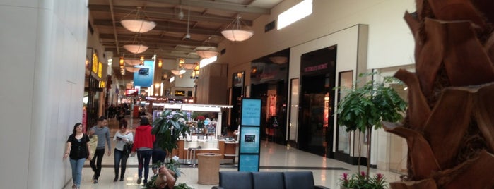 Fashion Fair Mall is one of Lieux qui ont plu à Fernando.