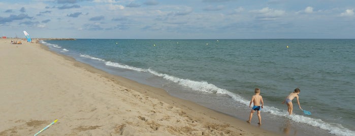 Viladecans Beach is one of Barna.