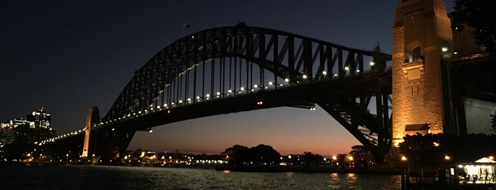 Sydney Harbour Bridge is one of Lieux qui ont plu à Phil VG.