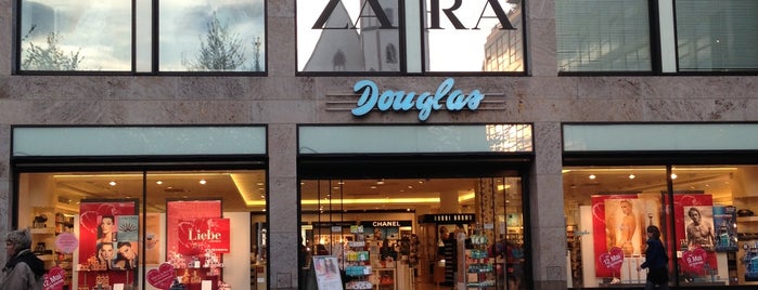 Parfümerie Douglas is one of Shopping.