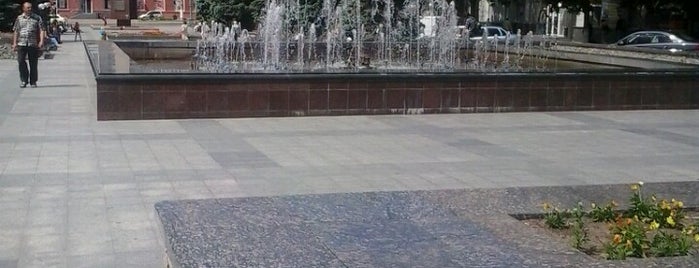 Фонтан на Соборной площади is one of สถานที่ที่บันทึกไว้ของ Андрей.