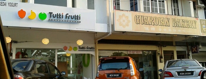 Tutti Fruitti Kangar , Perlis is one of สถานที่ที่ ꌅꁲꉣꂑꌚꁴꁲ꒒ ถูกใจ.