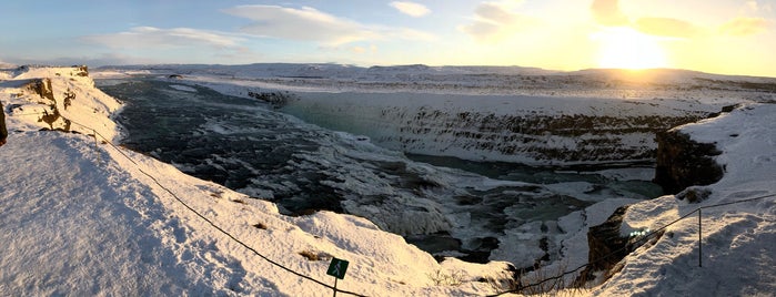 Gullfoss is one of Lugares favoritos de Tim.