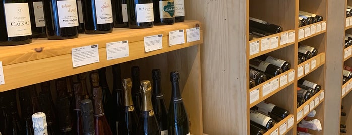 UVA Wines & Spirits is one of Jamesさんのお気に入りスポット.
