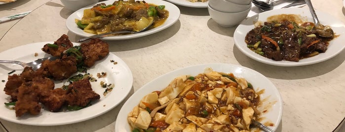 Diamond Chinese Restaurant is one of The 13 Best Places for Orange Chicken in Las Vegas.