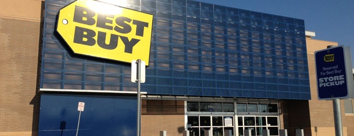 Best Buy is one of Mikeさんのお気に入りスポット.