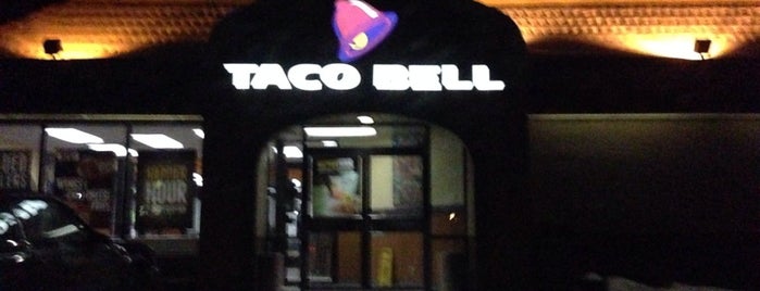 Taco Bell is one of สถานที่ที่ Scott ถูกใจ.