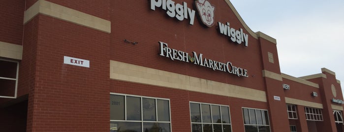 Piggly Wiggly is one of Lieux qui ont plu à William.