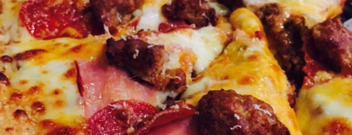 Boston's The Gourmet Pizza is one of Posti che sono piaciuti a Pepe.