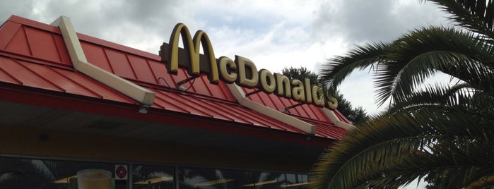 McDonald's is one of Tempat yang Disukai Lizzie.