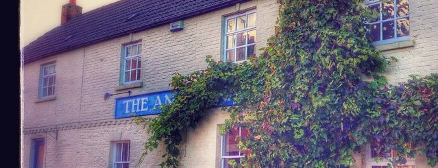 The Angel Inn is one of Lugares favoritos de Henry.