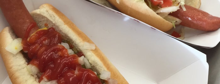Pink's Hot Dogs is one of Boberto's Saved Places.