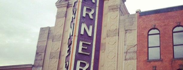 Warner Theatre is one of สถานที่ที่บันทึกไว้ของ Jalina.