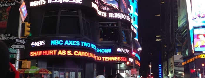 Times Square is one of Lugares visitados.