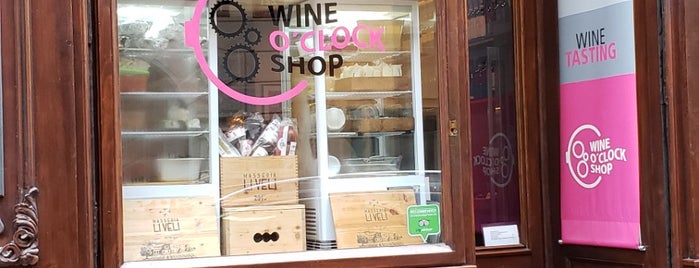 Wine O'clock Shop is one of Lugares guardados de Hana.