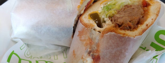 Quiznos Sub is one of Seoul after six.