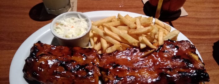 Tony Roma's Ribs, Seafood, & Steaks is one of Locais curtidos por Freddy.