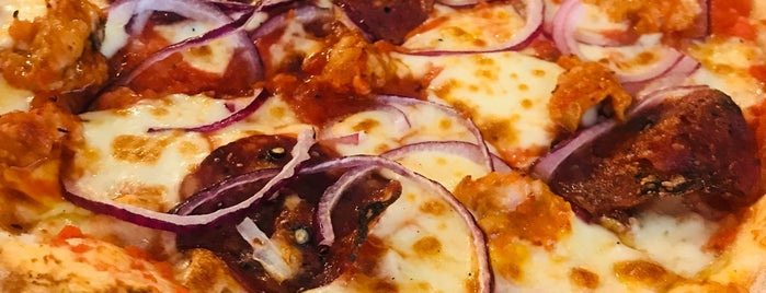 Otto Pizza is one of Locais curtidos por Federica.