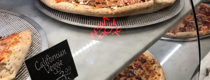 New York Pizza is one of AAA 님이 좋아한 장소.