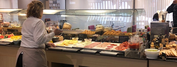 Restaurante del Hotel NH is one of The 15 Best Places with a Breakfast Buffet in Madrid.