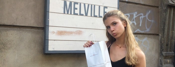 Brandy & Melville is one of Lieux qui ont plu à Nora.