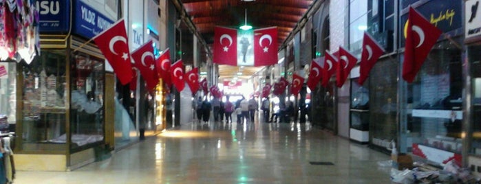 Kapalı Çarşı is one of Bursa'nın Görülmesi Gereken Yerleri.