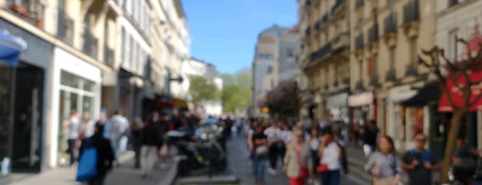 Rue des Abbesses is one of HangOuts x Shops x Sport.