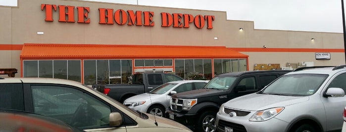 The Home Depot is one of Lieux qui ont plu à Stephen.