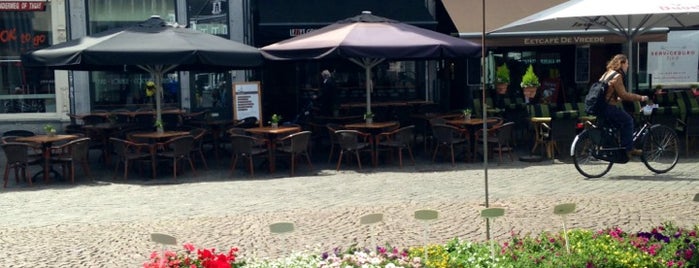 Lezzet Grill is one of Tempat yang Disukai Joachim.