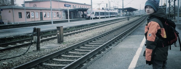 Bahnhof Freilassing is one of Bahn.
