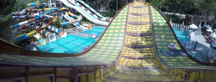 Nirvana Aquapark is one of Posti che sono piaciuti a Naciye.