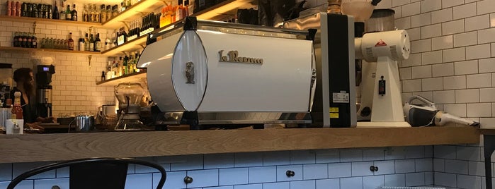 Paloma Cafe is one of AKBさんのお気に入りスポット.