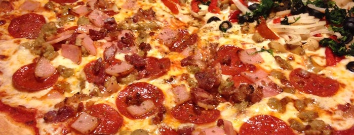 Dano's Pizza is one of Locais curtidos por Jackie.