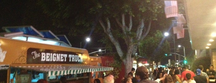 The Granada Hills Gourmet Food Trucks Explosion (Food Trucks Row) is one of Los Angeles Places.