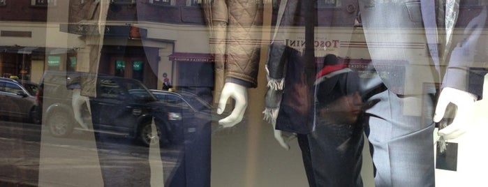 T'UOMO Menswear is one of Kevin'in Kaydettiği Mekanlar.