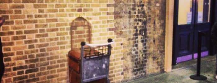 Platform 9¾ is one of London.
