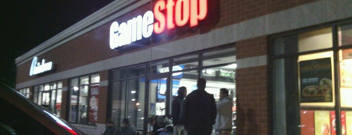 GameStop is one of Lieux qui ont plu à Caroline 🍀💫🦄💫🍀.