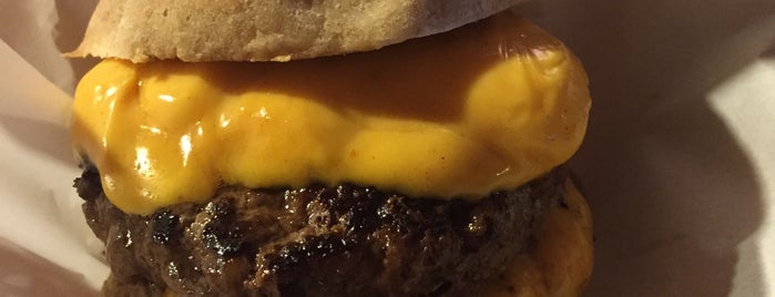 Sheriff's Grilled Burger is one of Bugui.