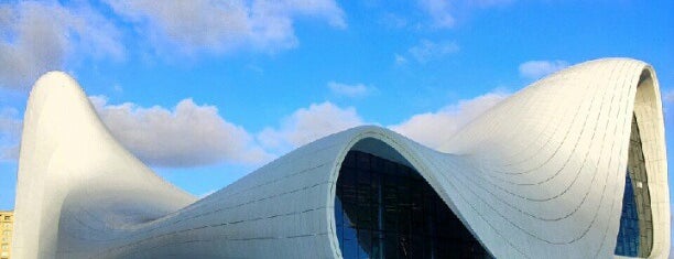 Heydar Aliyev Center is one of Katerina's Saved Places.