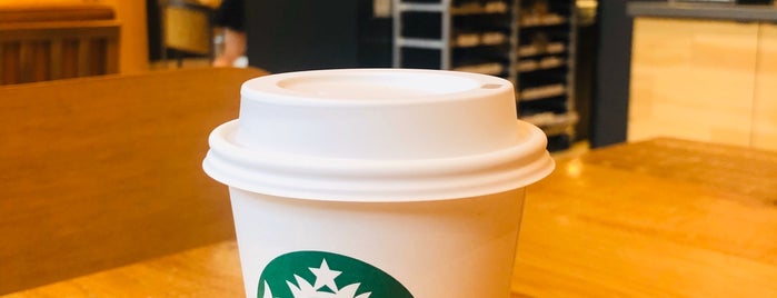 Starbucks is one of Modestaさんのお気に入りスポット.