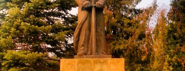 Parc La Statuie is one of De vazut in Moldova.