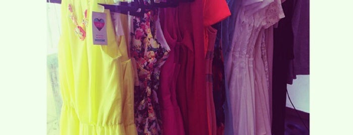 Vainilla Clothes Boutique is one of Tempat yang Disukai Karen 🌻🐌🧡.