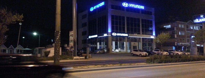 Akbak Hyundai Plaza is one of Tempat yang Disukai ttt.